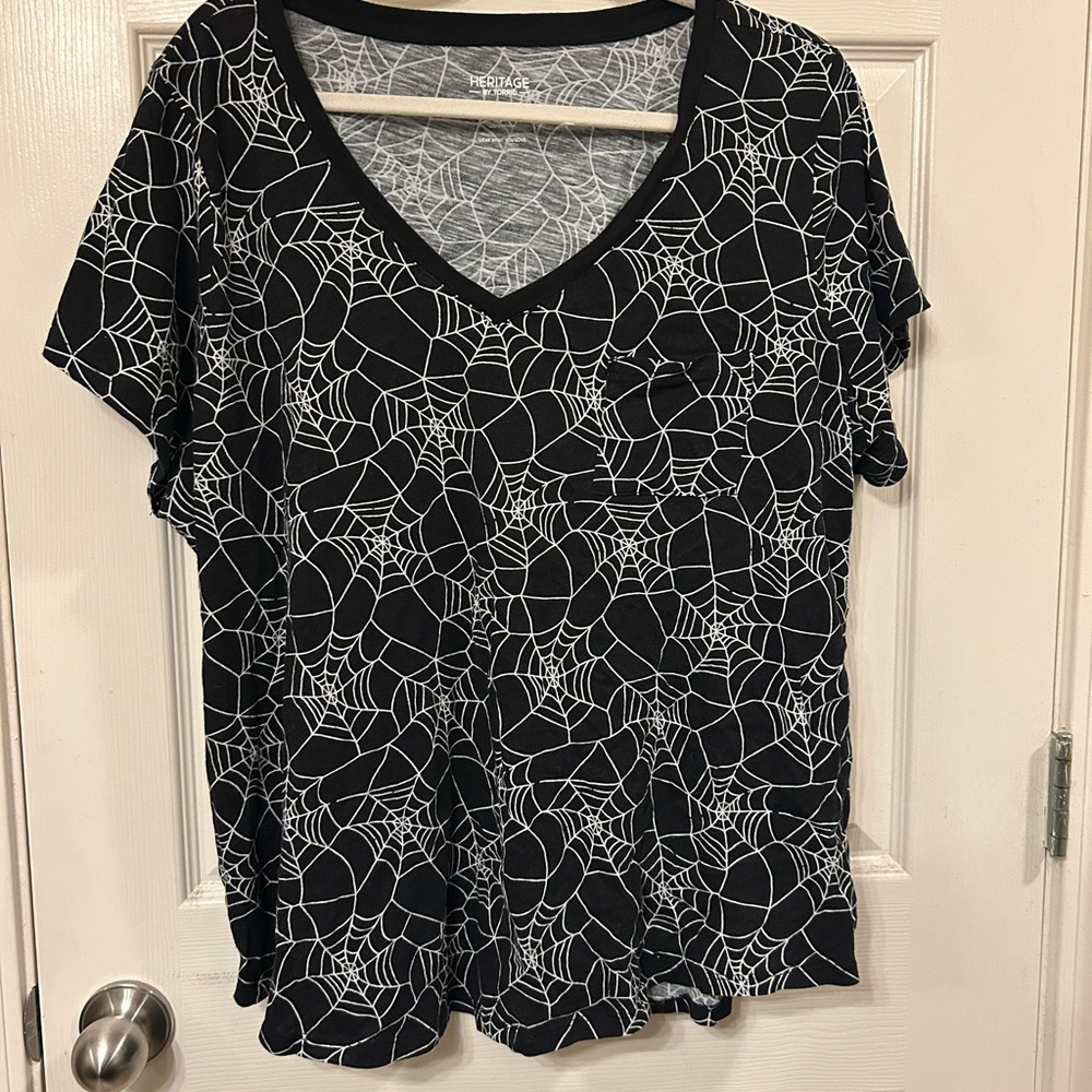 Torrid 3 3X Spider Web Print Goth graphic tee t-shirt top